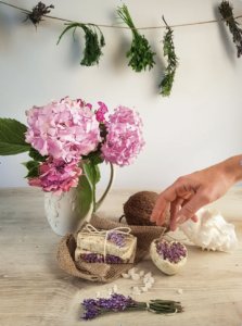 Moon & Back - Handcrafted Botanicals 1 Moon and Back