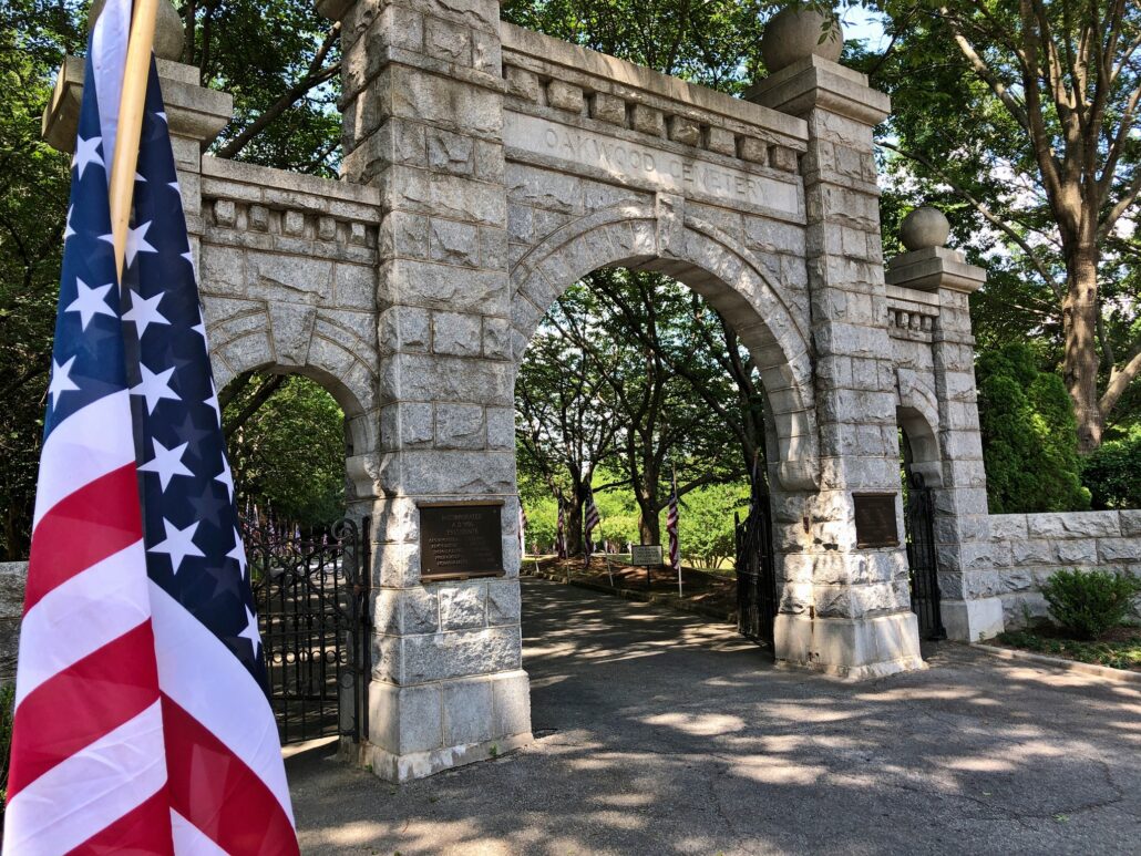 oakwood cemetery
