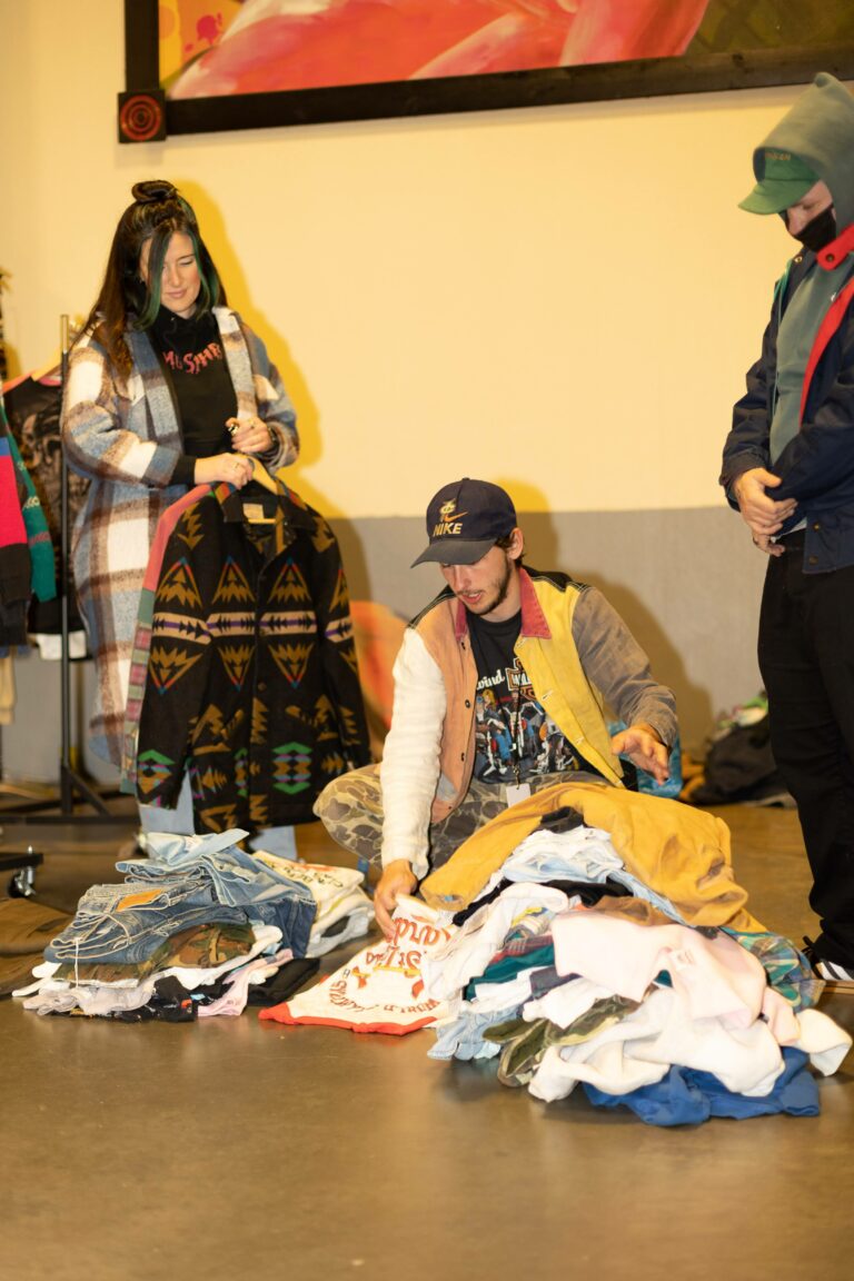 240121 NC VINTAGE BAZAAR DAY 2 099 Tommy Coyote @tommycoyote min 768x1152