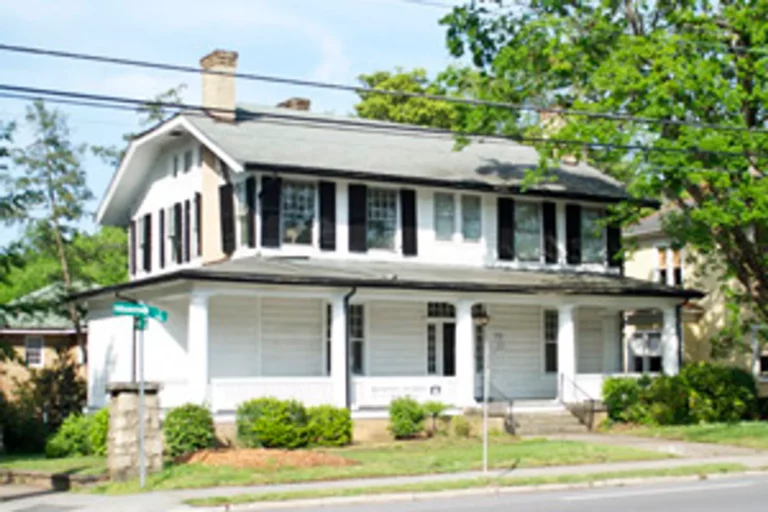 ADAMS TERRY REALTY 768x512